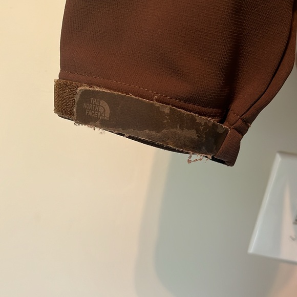 North face Mens Large wind stopper coat. Brown.Some wear on the Velcro sleeve. - Picture 7 of 7